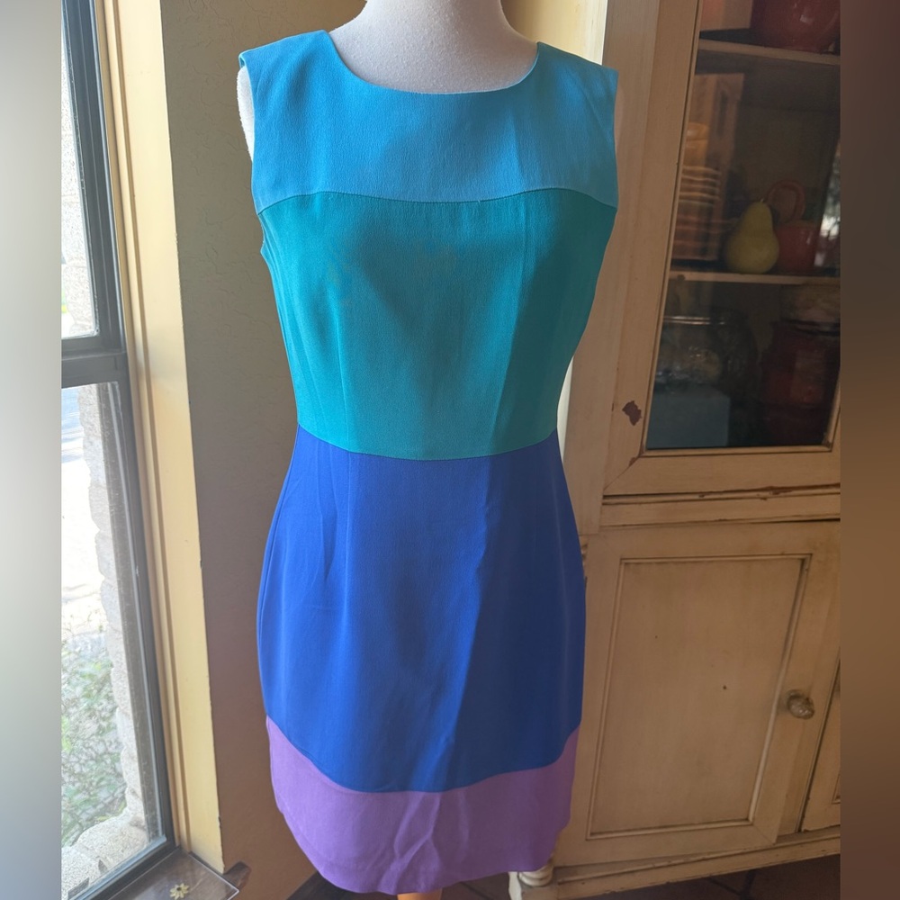 John Robert’s 100% silk Colorblock Sleeveless Dress -